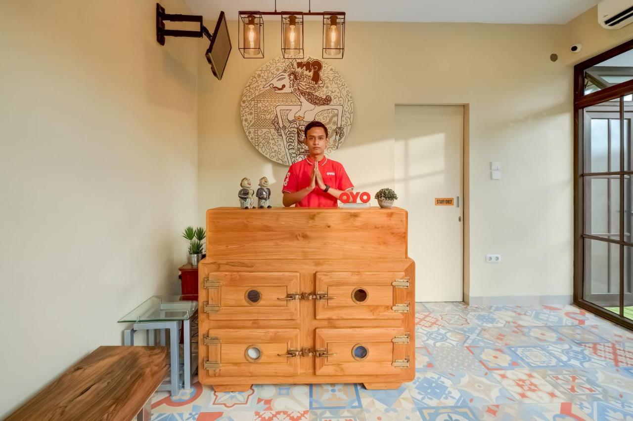 Super Oyo 3496 Griya Gayatri Syariah Hotel Melati Luaran gambar