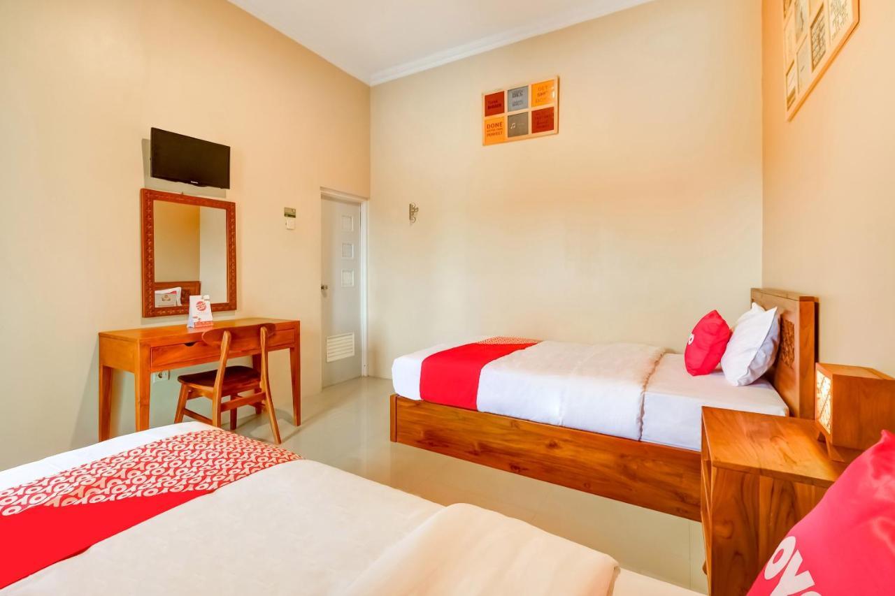 Super Oyo 3496 Griya Gayatri Syariah Hotel Melati Luaran gambar