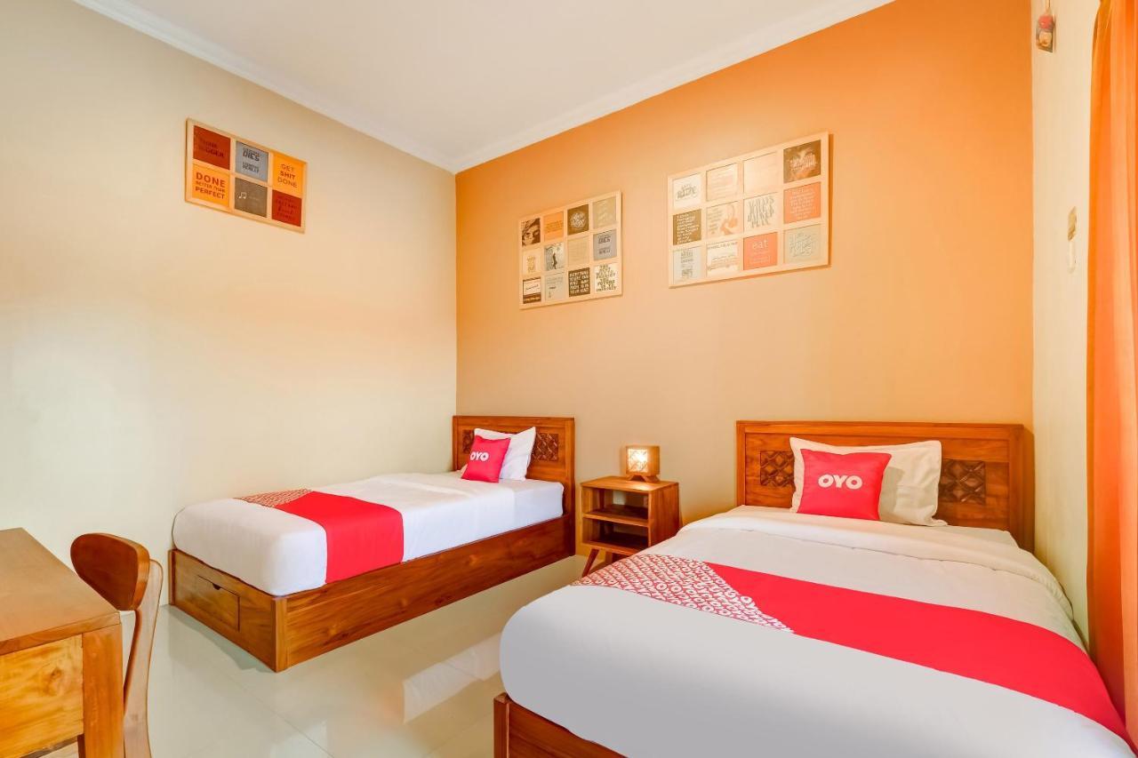 Super Oyo 3496 Griya Gayatri Syariah Hotel Melati Luaran gambar