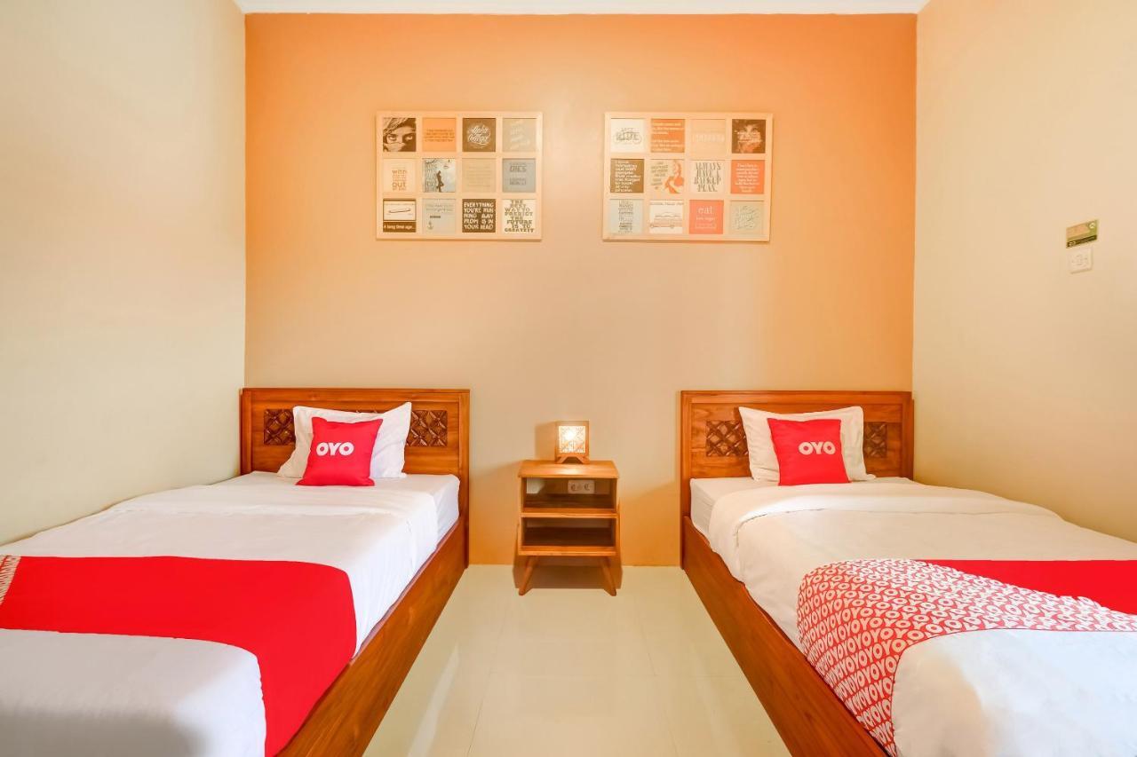 Super Oyo 3496 Griya Gayatri Syariah Hotel Melati Luaran gambar